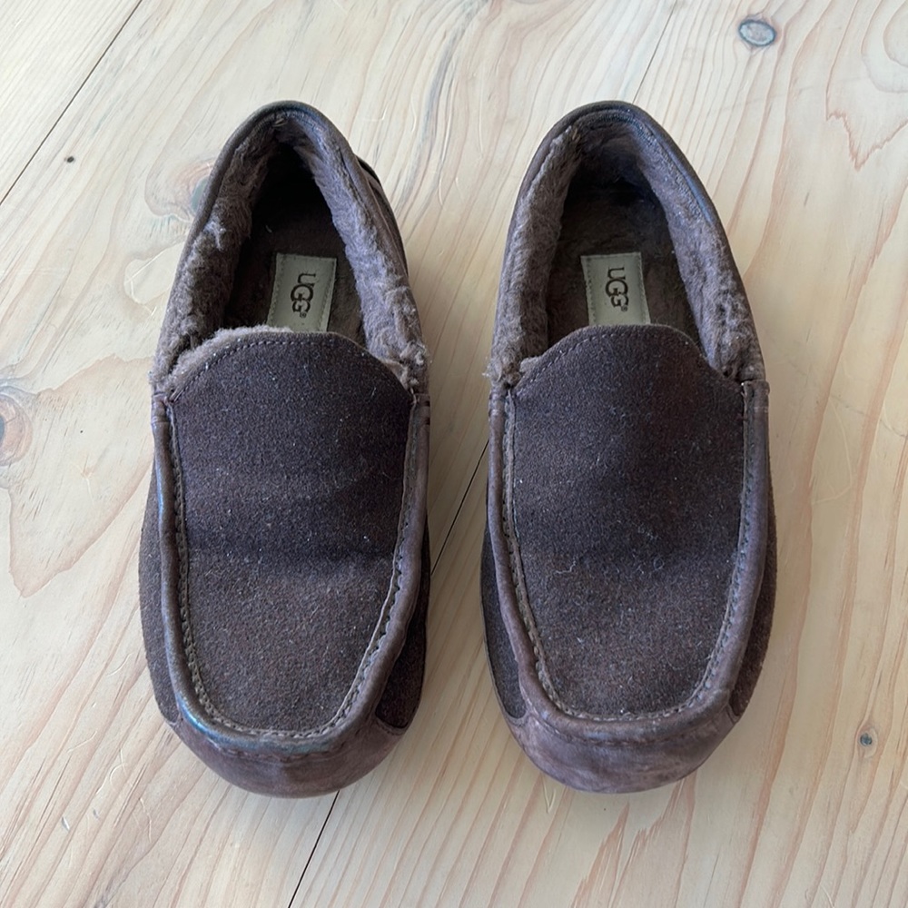 UGG Ascot Men’s Slipper Size 11 Brown